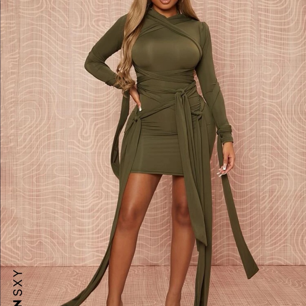 Olive green dress 🍏